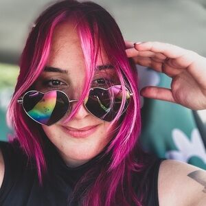 Meet your Posher, Elizabeth